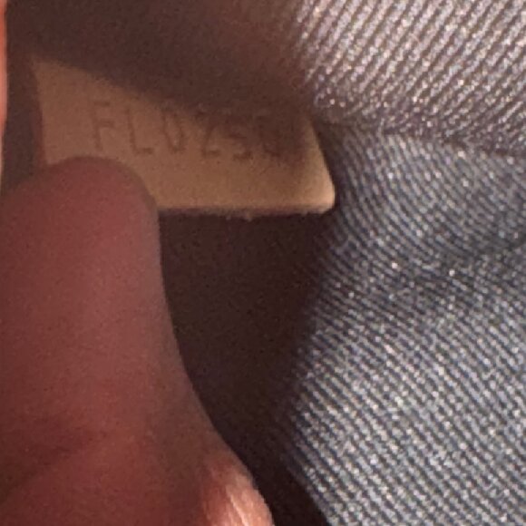 Louis Vuitton MONOGRAM REVERSE CANVAS Carry It - Picture 12 of 13